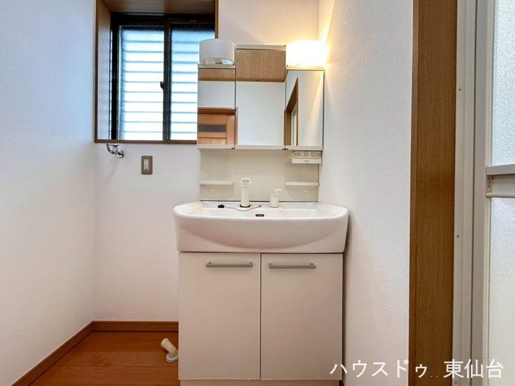清潔感と機能性を兼ね備えた、使いやすい洗面空間