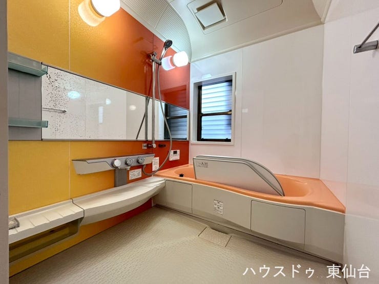 広々ゆったりとしたバスタブで一日の疲れも癒されます。