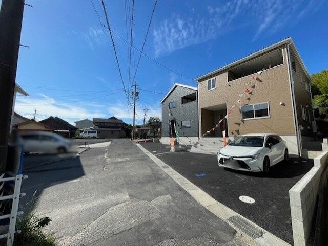 交通量も少なく、安心して暮らせる環境です。