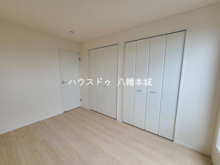 大容量のクローゼットがついています。