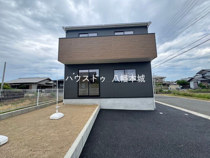 お子様やペットのいるご家庭にも嬉しい庭付きです。