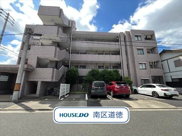 【外観】
4階建て2階部分のお部屋にあたります。
地下鉄名城線/新瑞橋駅 徒歩約5分、地下鉄桜通線/瑞穂運動場西駅 徒歩約8分とアクセス良好