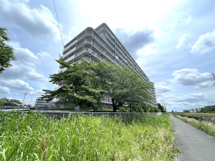 ■「大宮駅」までバス乗車で約13分♪バス停「三進自動車」徒歩約2分(約130m)で朝の通勤・通学や雨の日の移動もスムーズ!