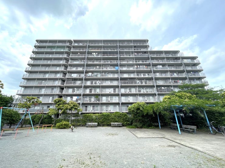 ■すぐそばに公園もありお子様を遊ばせるのにも安心の距離♪
