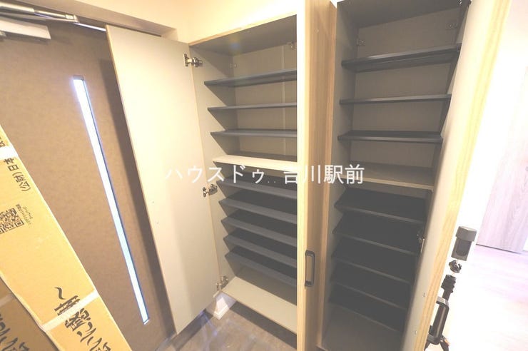 シューズボックス