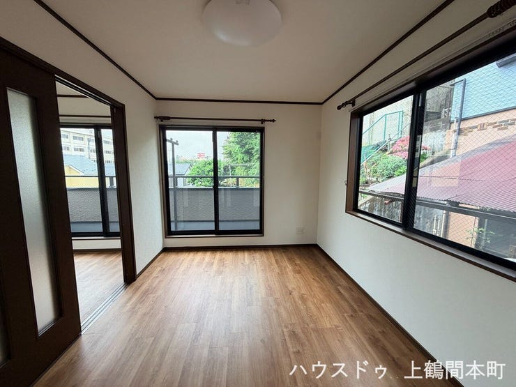落ち着いた時間を過ごせる洋室空間