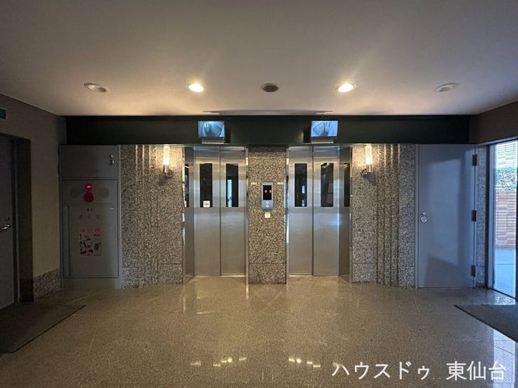 エレベーター2基有り