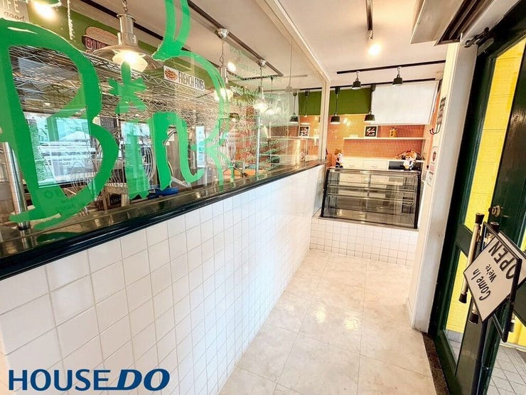 店舗内