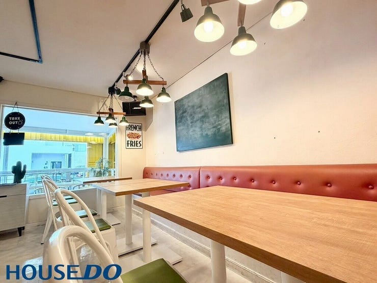 店舗内