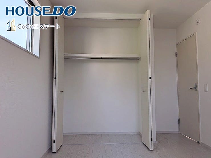 □■収納■□
各部屋にクローゼット完備♪
ゆとりの収納で、お部屋がスッキリ片付きます。