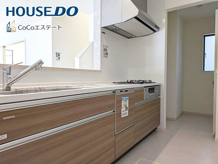□■キッチン■□
お料理をもっと効率的に♪
浄水器付き蛇口、食洗器、グリル付き3口コンロと充実の設備が標準装備です。