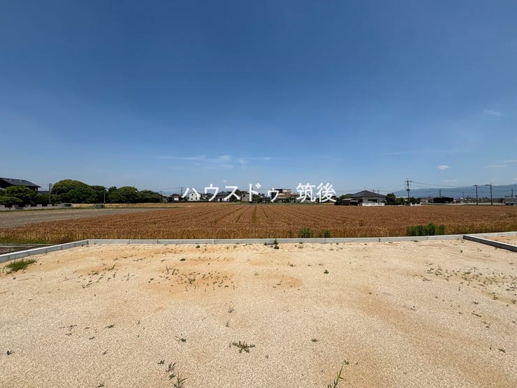 周辺は畑が広がる開放的な住環境です♪