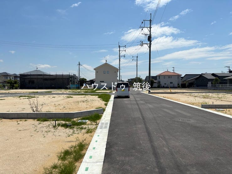 分譲地までの道路幅も広く車移動もしやすい立地!