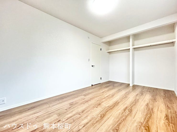 ■2階6帖洋室■心からリラックスできる静けさ、上質な眠りで、毎日をリセットします。明日への活力を養う空間です。