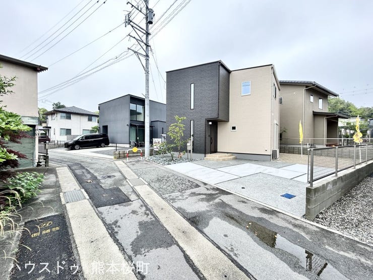■車と趣味の幅が広がる場所■単なる駐車スペースではない、洗車やタイヤ交換、DIYにも使える多目的な屋外スペースです。