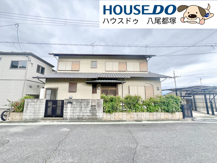 【外観】
ゆとりある93坪、存在感ある住まい