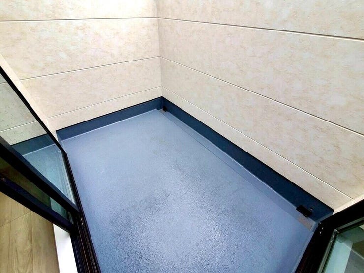 【Balcony】日当たりの良いバルコニーはお洗濯物がしっかり乾きやすく、毎日の家事にも重宝します。