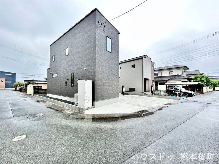 ■理想を叶える新しい暮らしの舞台■高いデザイン性と機能性を兼ね備えた住まい。ここで、家族の新しい物語が始まります。