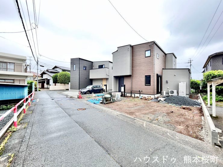 ■車と趣味の幅が広がる場所■単なる駐車スペースではない、洗車やタイヤ交換、DIYにも使える多目的な屋外スペースです。【撮影日:2026年5月22日】