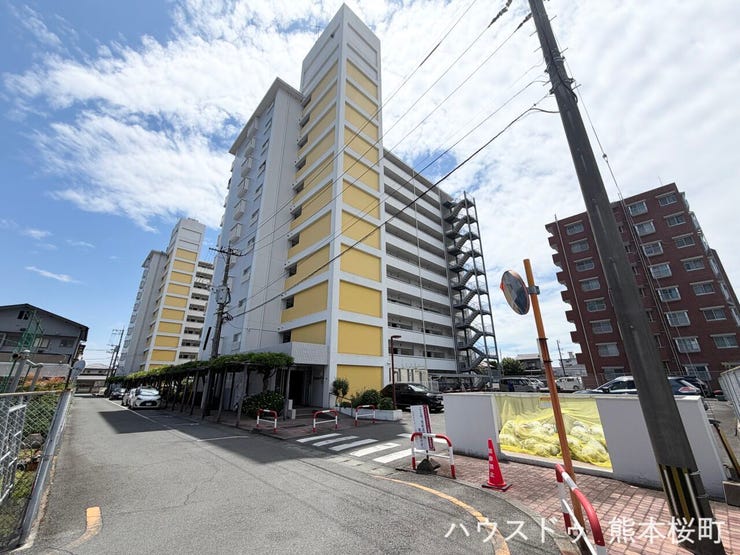■理想を叶える新しい暮らしの舞台■高いデザイン性と機能性を兼ね備えた住まい。ここで、家族の新しい物語が始まります。