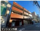 【外観】
タイル張りの外観が印象的なマンション。落ち着いた街並みに調和し、長く住み続けたくなる住環境です。