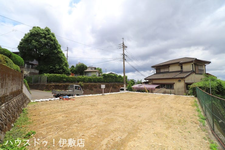 【外観写真】
・敷地48.33坪。2階建て、庭、駐車場付が可能な広さ
