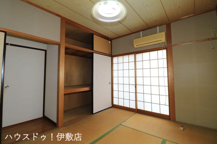 【2F和室】
2Fにも和室があり、横になってゆっくりと過ごせる空間