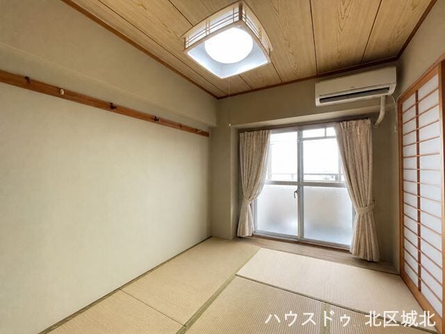 【6畳和室】
イメージ画像(実際の写真をもとに家具等をCGで除去したものになります)