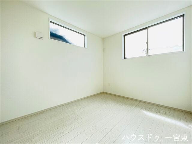 【5.2帖西】シンプルだからこそ使いやすい。家具やインテリアも合わせやすい洋室です。