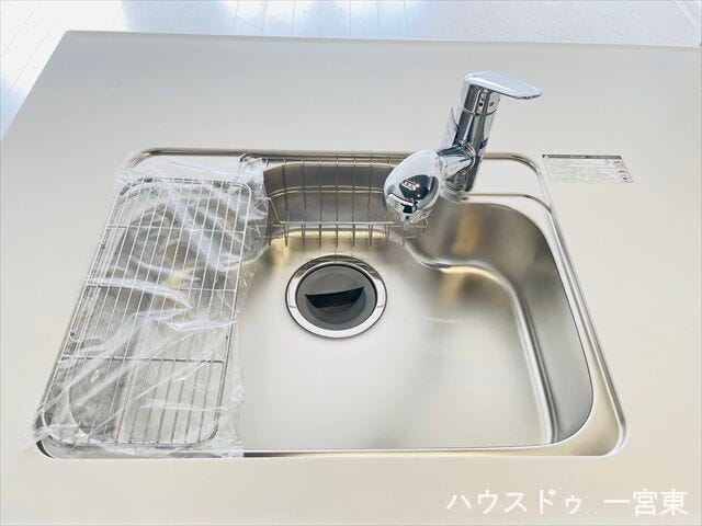 【シンク】錆びにくくて耐久性や耐熱性に優れていてメンテナンスが楽なステンレスシンク。