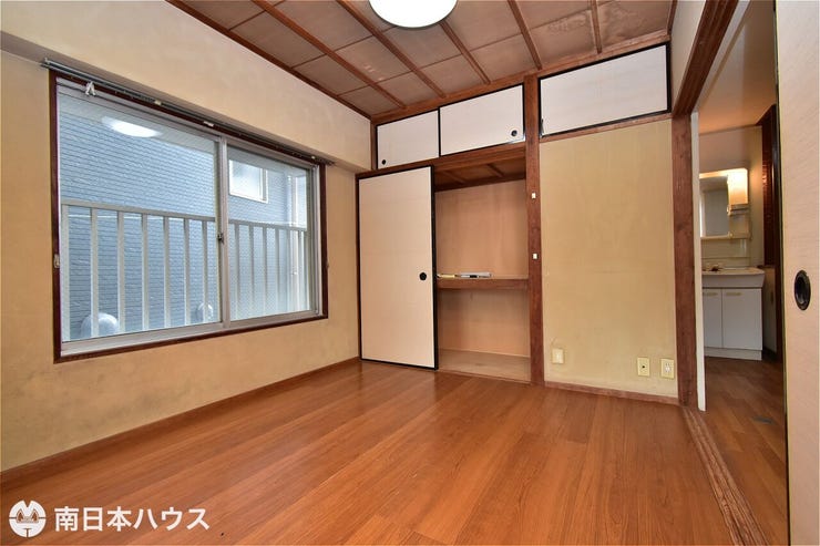 【洋室】4.5帖の洋室です!南西角部屋で各お部屋に窓があり通風良好な室内です♪