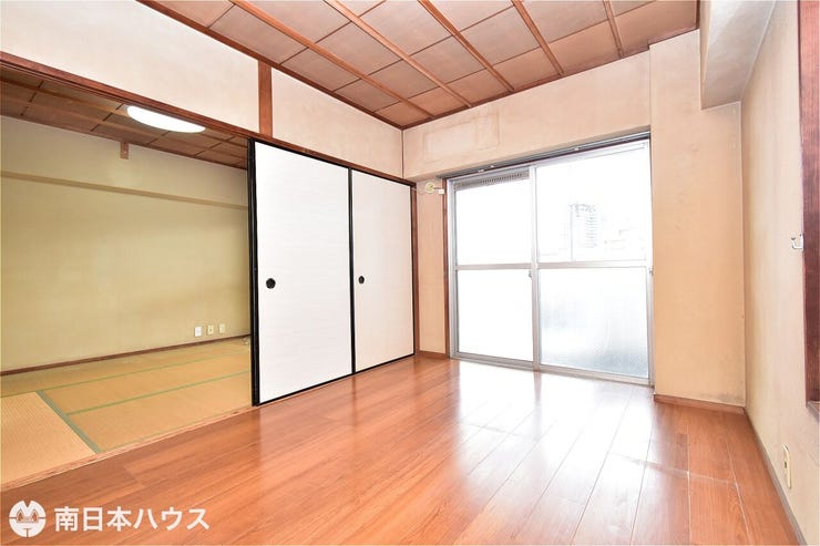 【洋室】6帖の洋室です!南向きのバルコニーに面した明るいお部屋です♪