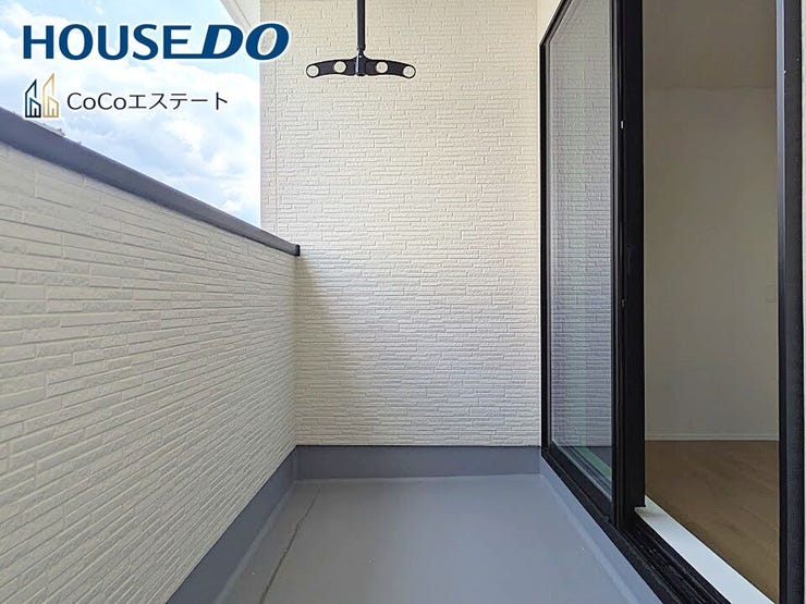 □■バルコニー■□
南に大きく面したバルコニー♪
家族みんなのお洗濯物もお布団も、あっという間におひさまの香りに◎