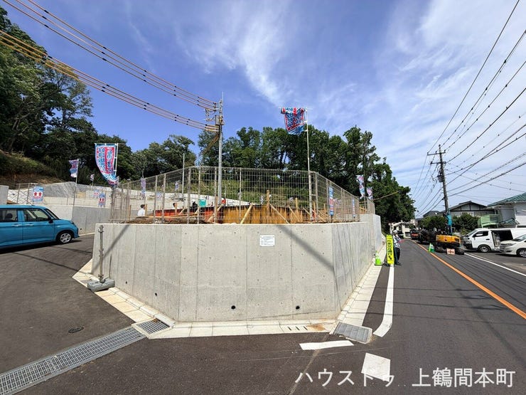自然のやすらぎと都市の利便性を兼ね備えた町田市薬師台。家族が安心して暮らせる住環境での住まい探しは、ハウスドゥ上鶴間本町へお気軽にご相談ください。