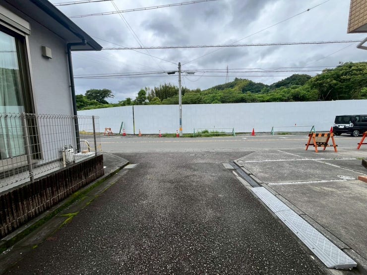 前面道路になります。