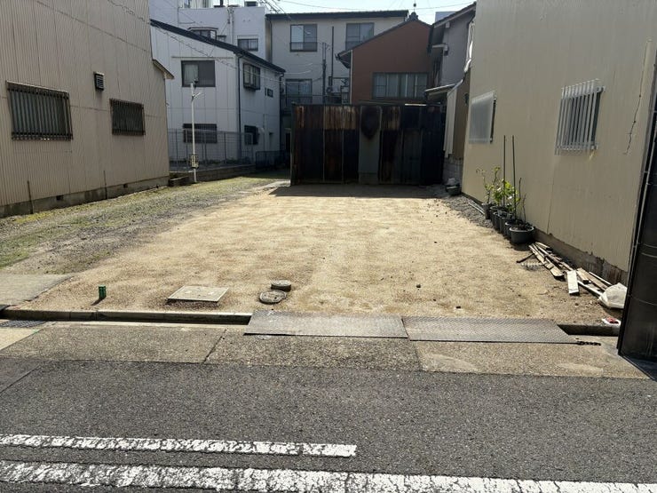 【外観】
【現地写真】東側より 間口5.22m