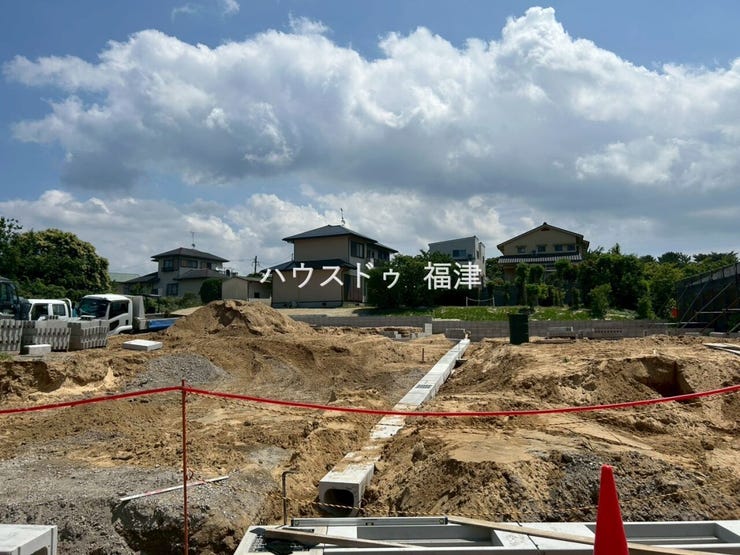 未完成物件は立地を確認後、
同メーカーが建てたお家をご案内♪
《福津市花見の里3丁目 新築戸建》