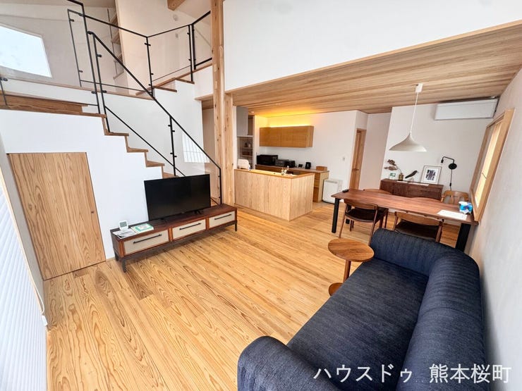 ■安らぎと笑顔の中心地■陽光が優しく降り注ぎ、会話が自然と弾む。ここでは、毎日が特別な時間へと変わります。
