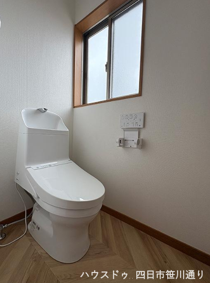 2階温水シャワー付きトイレ新品交換済