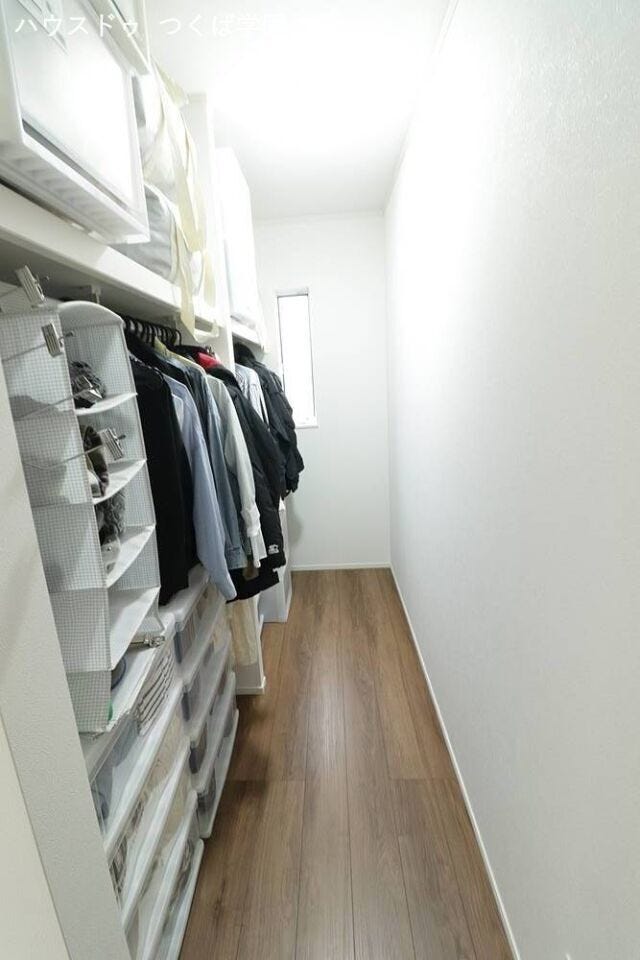 2階7.7帖洋室のウォークインクローゼットはたくさん収納可能です♪