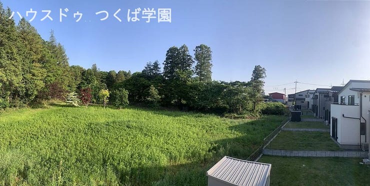 2階ベランダからの眺望は緑が広がり毎日の疲れを癒してくれそうです♪