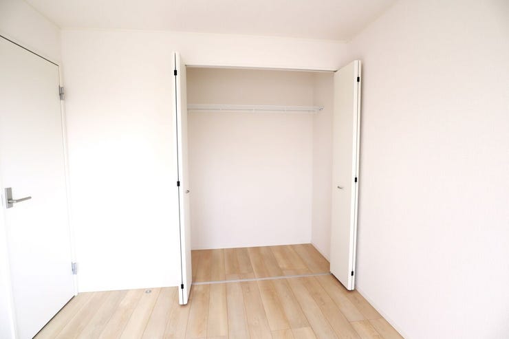 クローゼット 同仕様
全室収納付き♪
お部屋がスッキリ片付きますね♪