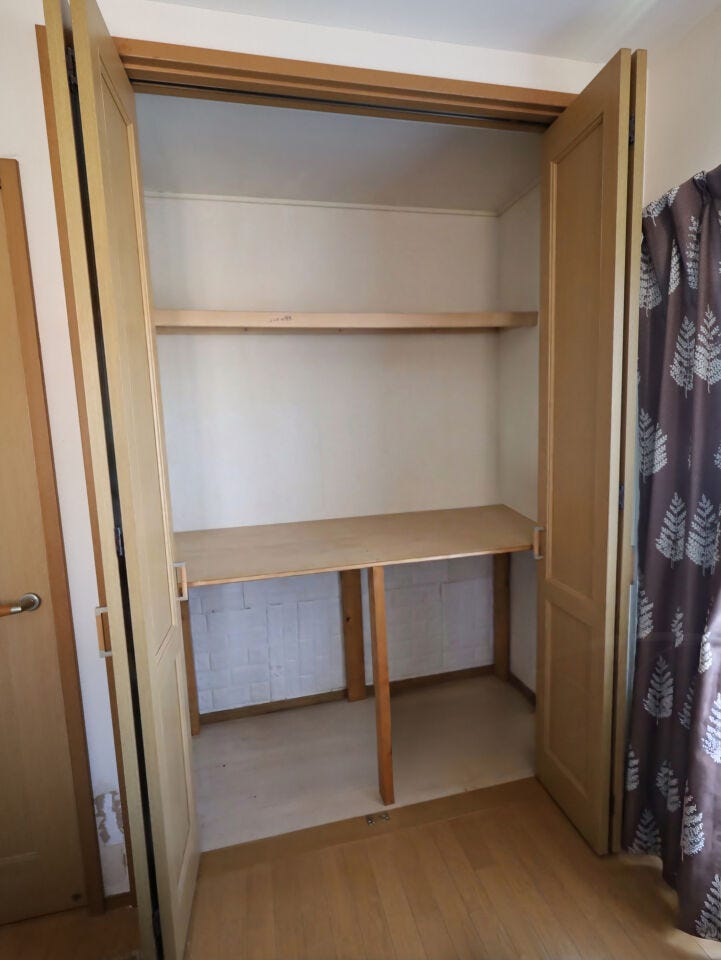 ゆったりサイズのCLには棚が付いているので、収納がしやすくお部屋が整います。全居室収納付き&WICは2箇所ございます。※現況の物件写真に、引渡し時のイメージとして CG による画像処理がされています。