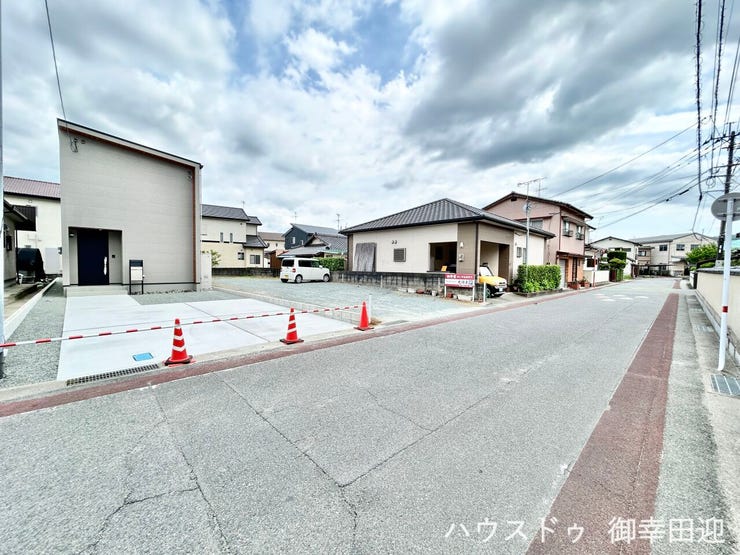 ■理想を叶える新しい暮らしの舞台■高いデザイン性と機能性を兼ね備えた住まい。ここで、家族の新しい物語が始まります。