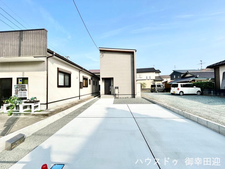■車と趣味の幅が広がる場所■単なる駐車スペースではない、洗車やタイヤ交換、DIYにも使える多目的な屋外スペースです。