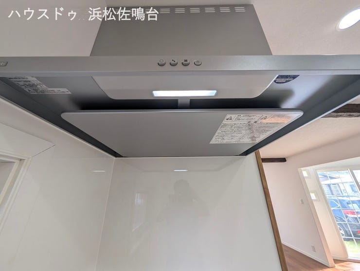 フラット型レンジフードはスタイリッシュなのはもちろん、お掃除がとても楽です(^-^)