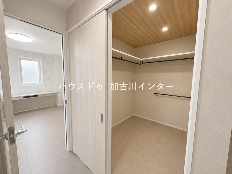 1F WIC 画像編集により荷物を削除しております。