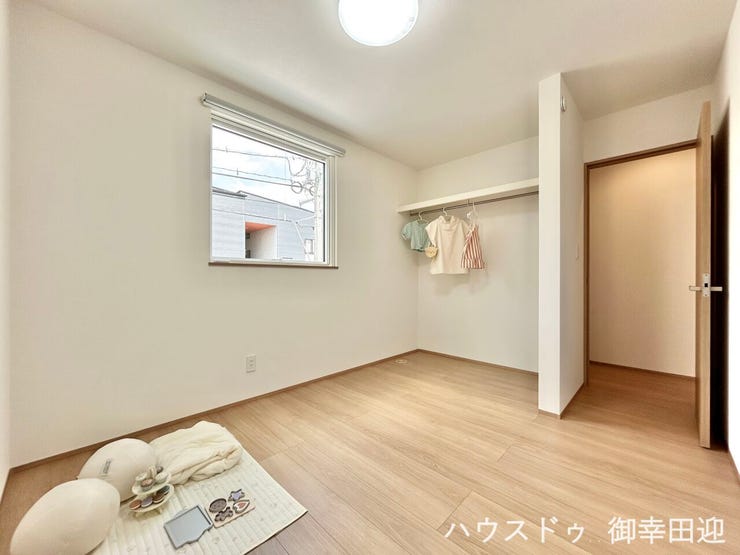 ■2階5.0帖洋室①■寝室、書斎、趣味の部屋。家族の成長やライフスタイルに合わせ、様々な使い方ができる快適な空間です。