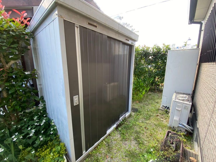 物置。
ガーデニングや車用品等を収納できます。