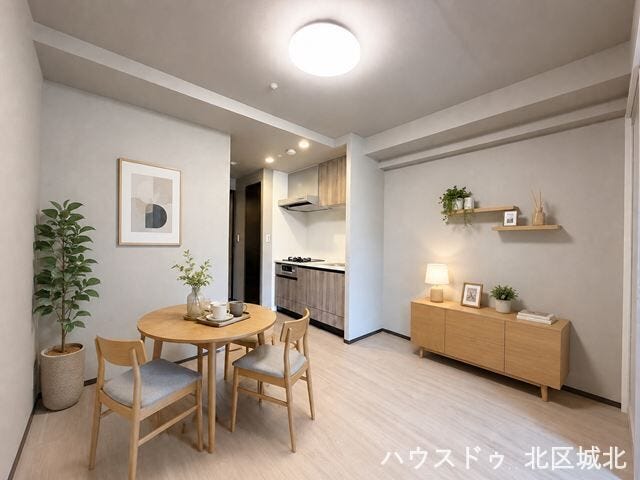 【8帖LDK】
内装やディスプレイを自分たちらしくこだわれば、リビングが家族の愛着のある空間になりますね。
※実際の写真に家具をCG合成したものです。
(家具等は販売に含まれておりません)
